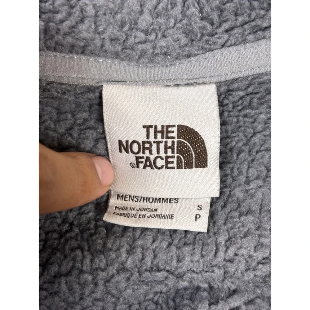 The North Face Mens Gordon Lyons 1/4 Zip Fleece Pullover Gray Heather Small